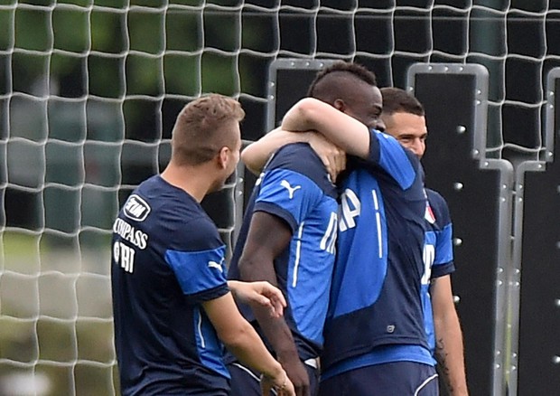 Allenamento pioggia azzurri