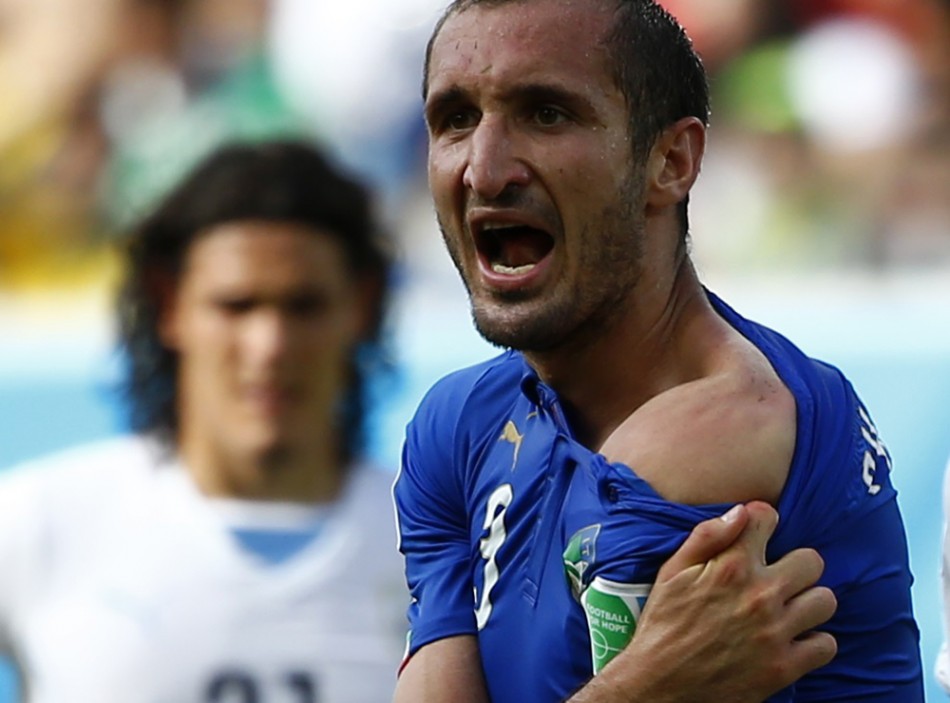 Suarez Chiellini morso