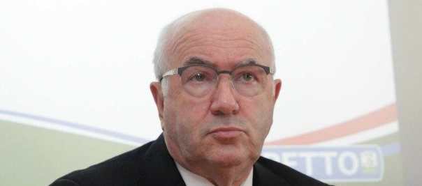 Polemiche sui libri di Tavecchio
