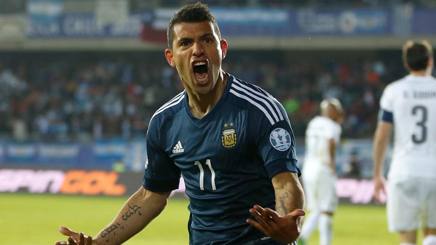 Aguero Argentina-Uruguay
