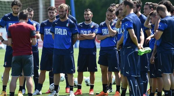 Azzurri al lavoro