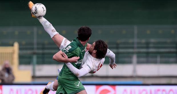 Maniero Avellino-Bari Serie B
