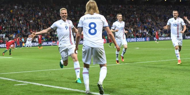 Bjarnason Islanda-Portogallo Euro 2016