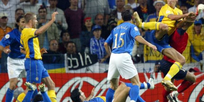 Ibrahimovic Italia-Svezia Euro 2004
