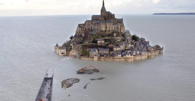 MONTSAINTMICHEL