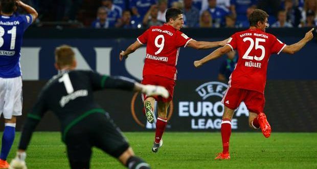 Lewandowski-Muller Schalke-Bayern Bundesliga, foto Reuters