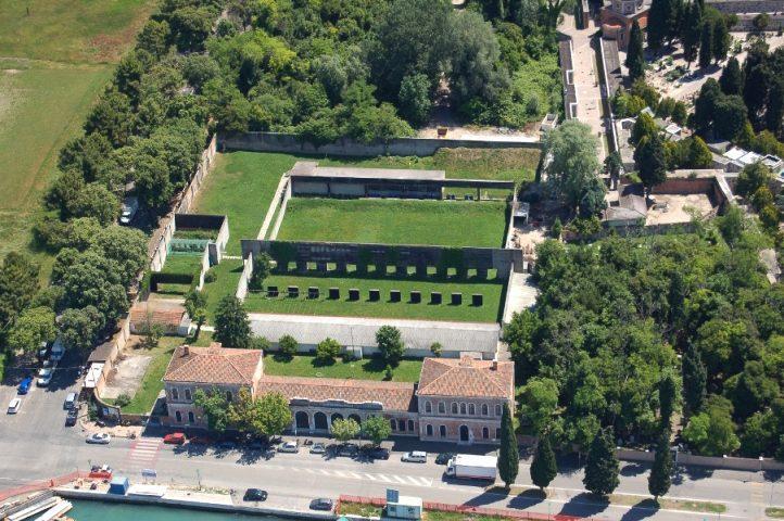 Tiro a Segno: Concentrazione e Precisione al Poligono