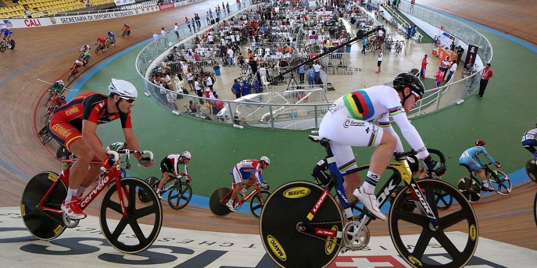 Ciclismo su Pista: Velocità e Strategie di Gara