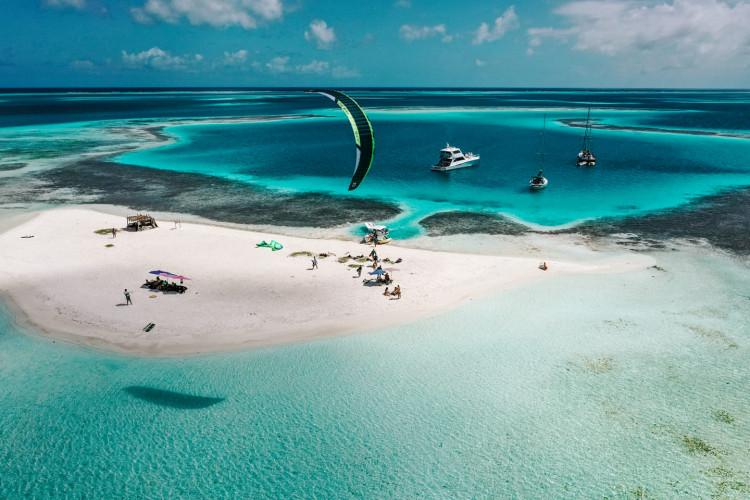 Kitesurfing: Le Migliori Località e Attrezzature