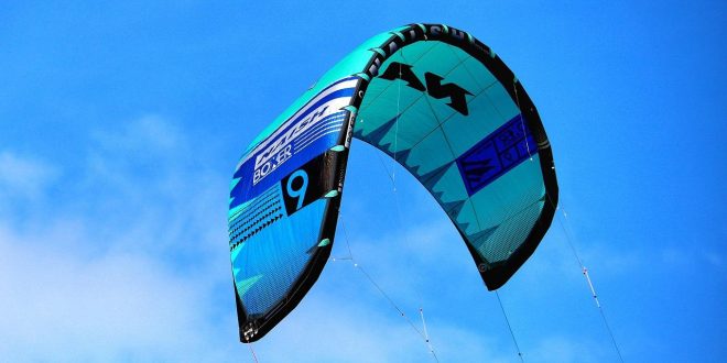 Kitesurf: Equipaggiamento Iniziale e Prime Lezioni